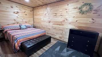 2 bedrooms, desk, free WiFi, bed sheets