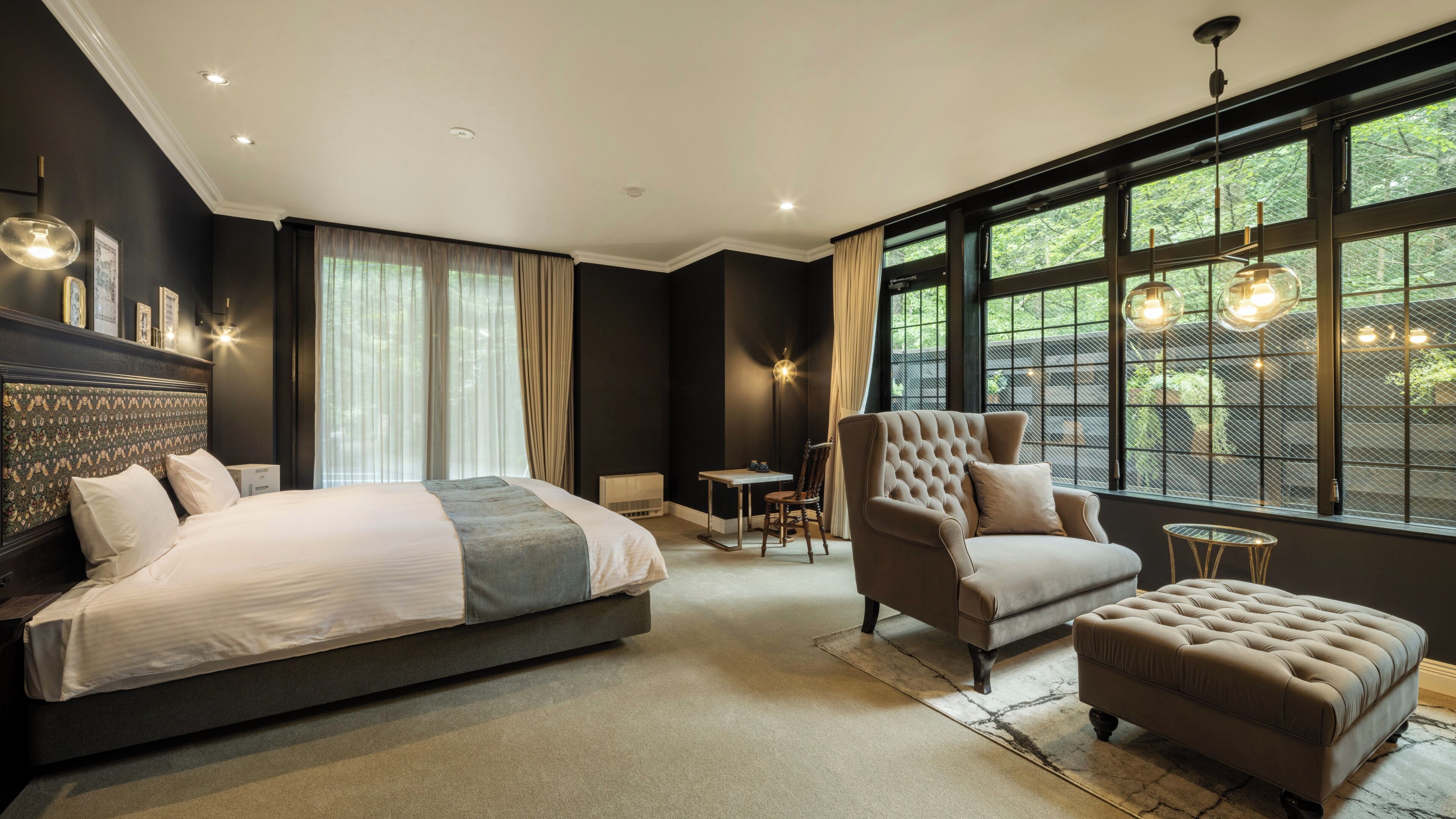 In-room safe, WiFi (free), bed sheets