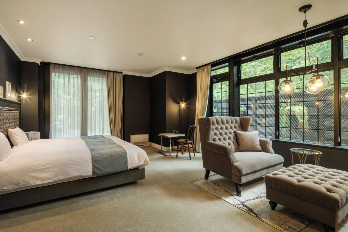 In-room safe, free WiFi, bed sheets