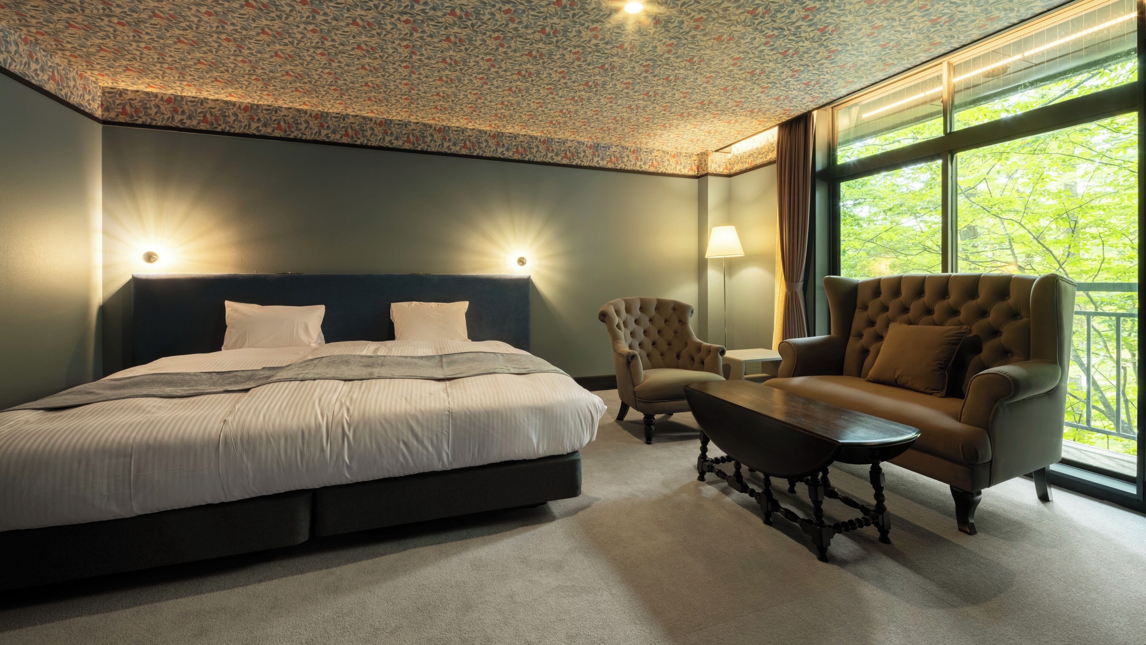 In-room safe, WiFi (free), bed sheets