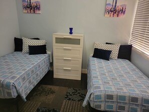 3 bedrooms, desk, iron/ironing board, WiFi