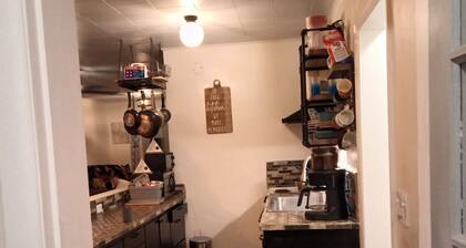 2nd floor Apt centrally located. a block from court house, post office, library!