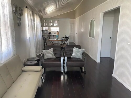 Sheridan's Place
Less than 1 minute walk to the beach