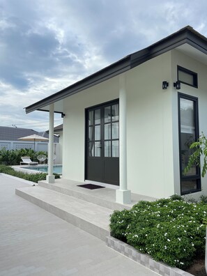Exterior - Villa with private pool, 2 bedrooms and a kitchen in Pattaya B2 (Muang Pattaya)