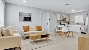 Smart TV, video games