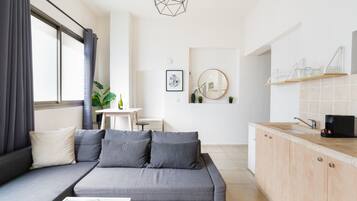 Loft Kota, 1 Tempat Tidur Double dengan tempat tidur Sofa | Dapur kecil pribadi | Lemari es kecil, microwave, kompor, dan mesin espresso