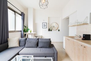 City Loft, 1 Double Bed with Sofa bed | Private kitchenette | Mini-fridge, microwave, stovetop, espresso maker