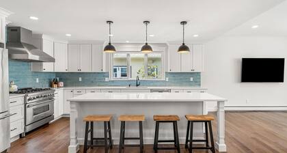 Newly Renovated Luxury 5BR Home + Office, Walk to Beach & Town