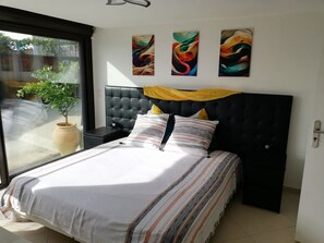 2 bedrooms, desk, iron/ironing board, free WiFi