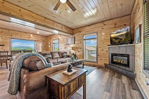 Fernseher, Kamin, Videospiele