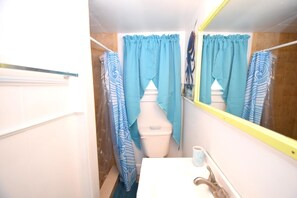 Condo, 1 Bedroom | Bathroom