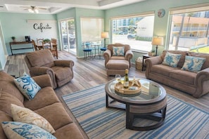 House, 3 Bedrooms | Living area