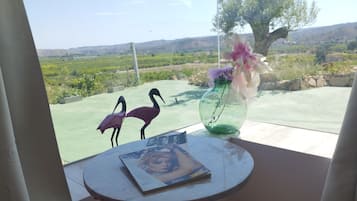 Elite Room, Mountain View | Premium bedding, down duvets, individually decorated