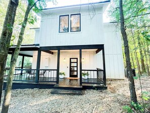 Exterior - BRAND NEW Modern Hideaway in Broken Bow! the RISER (Broken Bow)
