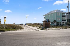 Exterior - Beautiful Two Bedroom, First Floor Condo for Rent, Walking Distance to Beach! (Gulf Shores)