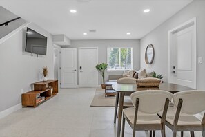 Interior - Sistrunk Shades Villa #5 - Brand New Downtown Fort Lauderdale Florida Townhome (Fort Lauderdale)