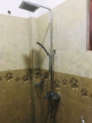 Comfort Double Room | Bilik Mandi | Selipar, tisu tandas 