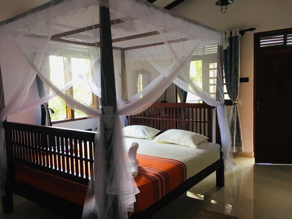 Comfort Double Room | Desk