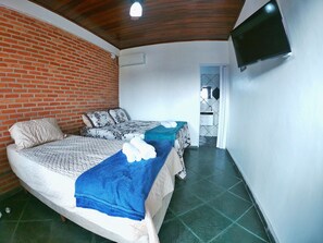 Comfort Double Room | Free WiFi, bed sheets