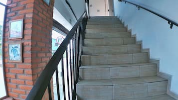 Corrimãos nas escadas