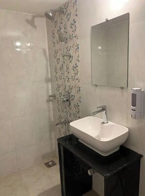 Handtücher, Seife, Shampoo, Toilettenpapier