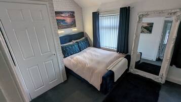 Casa | 2 habitaciones, tabla de planchar con plancha y wifi gratis