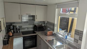 單棟房屋 | 私人廚房 | 雪櫃、微波爐、焗爐、爐具