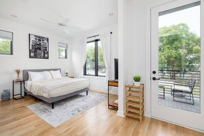 4 bedrooms, desk, iron/ironing board, travel cot