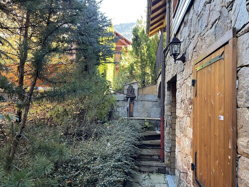 CHALET RECENT TOUT CONFORT  A 1,5 kms des remontées de Chantemerle