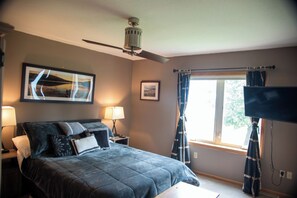 3 bedrooms, iron/ironing board, free WiFi, bed sheets - Welcome to Your Perfect Getaway at Izaty's Resort Townhouse on Mille Lacs! (Onamia)