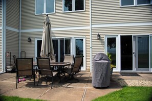 Outdoor dining - Welcome to Your Perfect Getaway at Izaty's Resort Townhouse on Mille Lacs! (Onamia)