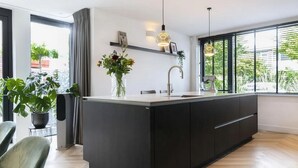 House, Multiple Beds | Private kitchen | Fridge, microwave, oven, stovetop - Captivating 6-bed House in Amsterdam (Amsterdam)