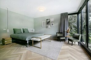 House, Multiple Beds