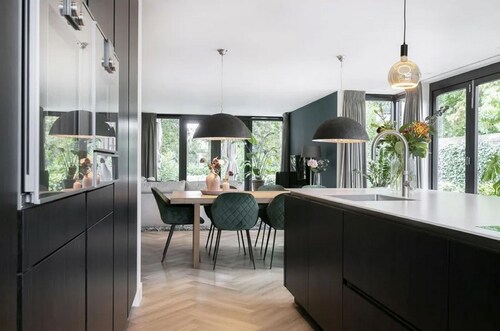 Captivating 6-bed House in Amsterdam