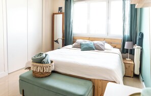 1 habitación, tabla de planchar con plancha, wifi y ropa de cama 