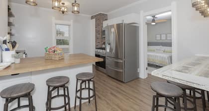 Little Italy! Close to Cleveland Clinic, University Hospital & University Circle