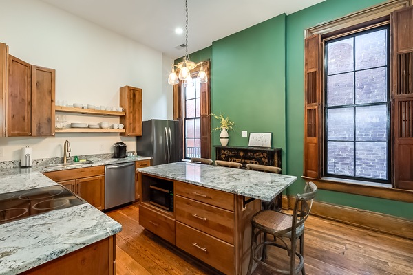 Frigorífic, microones, forn i placa de cuina