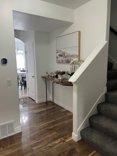 Comfy 6 bed with hot tub near downtown SLC