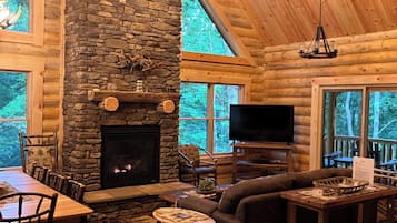 TV connectée, cheminée, jeux vidéo