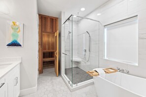 Douche, séchoir à cheveux, bidet, serviettes fournies