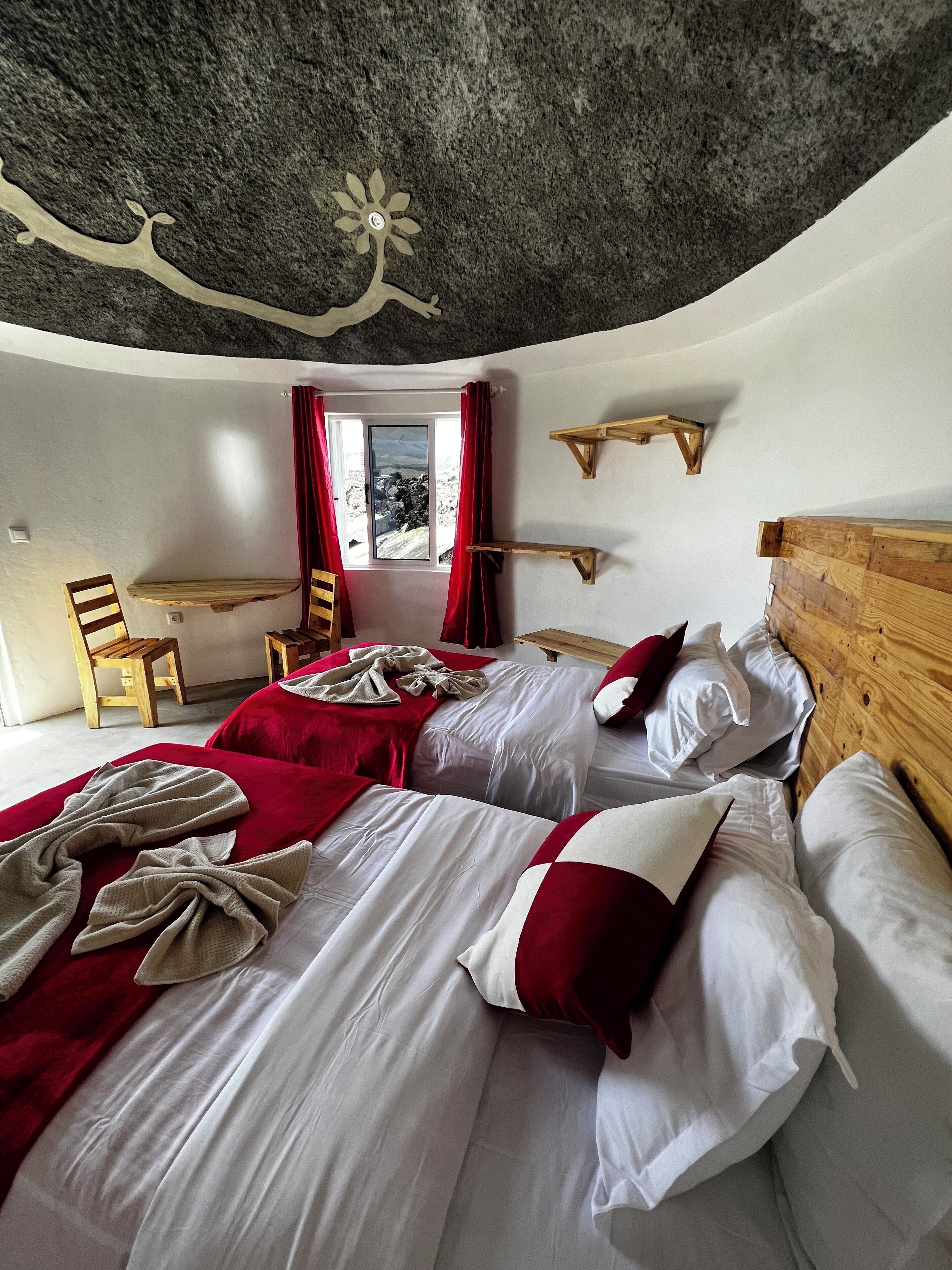 غرفة مزدوجة أو بسريرين منفصلين | واي فاي مجانًا وملاءات أسرّة