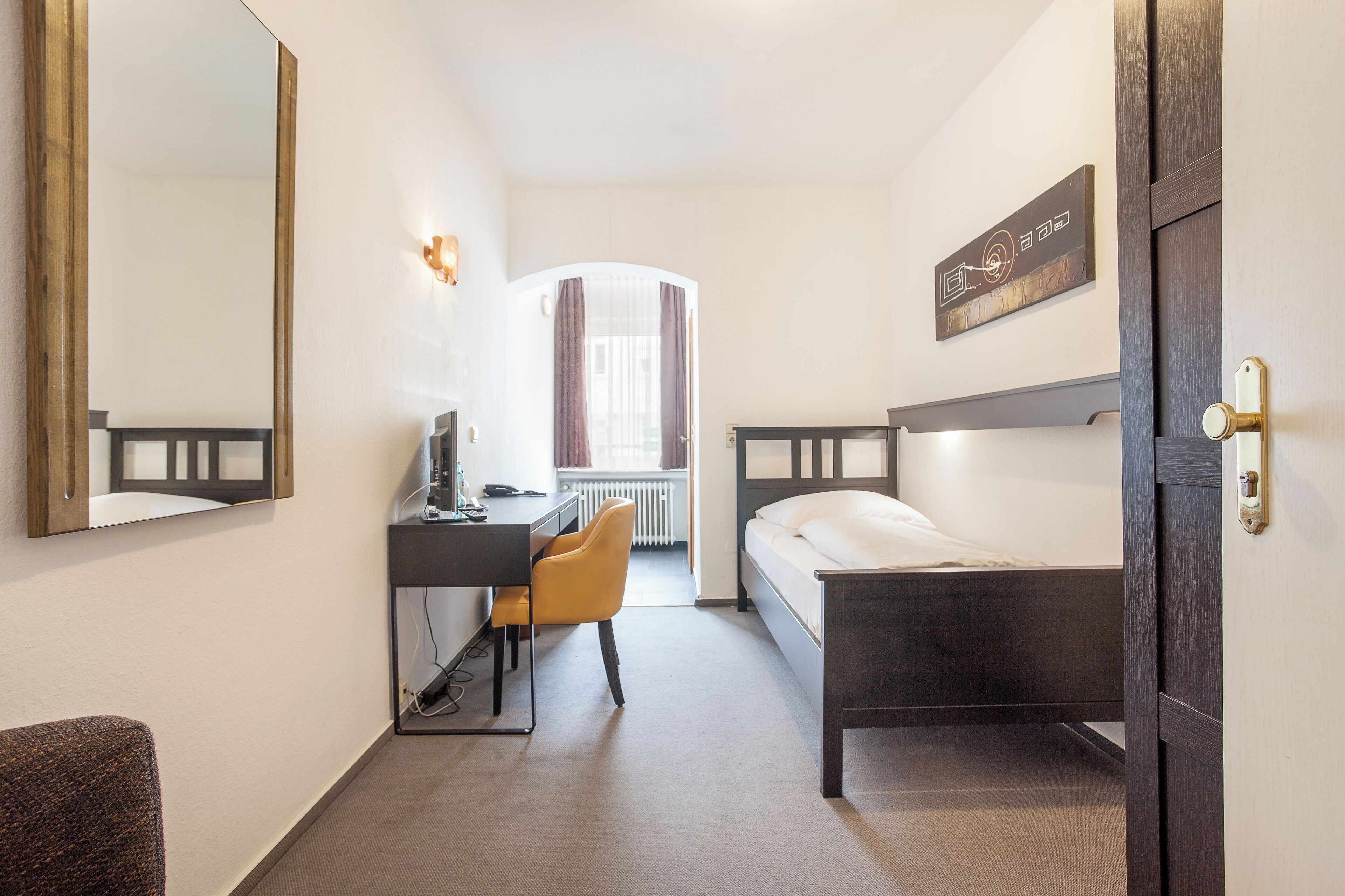 single room | 1 bedroom, desk, laptop workspace, free wifi