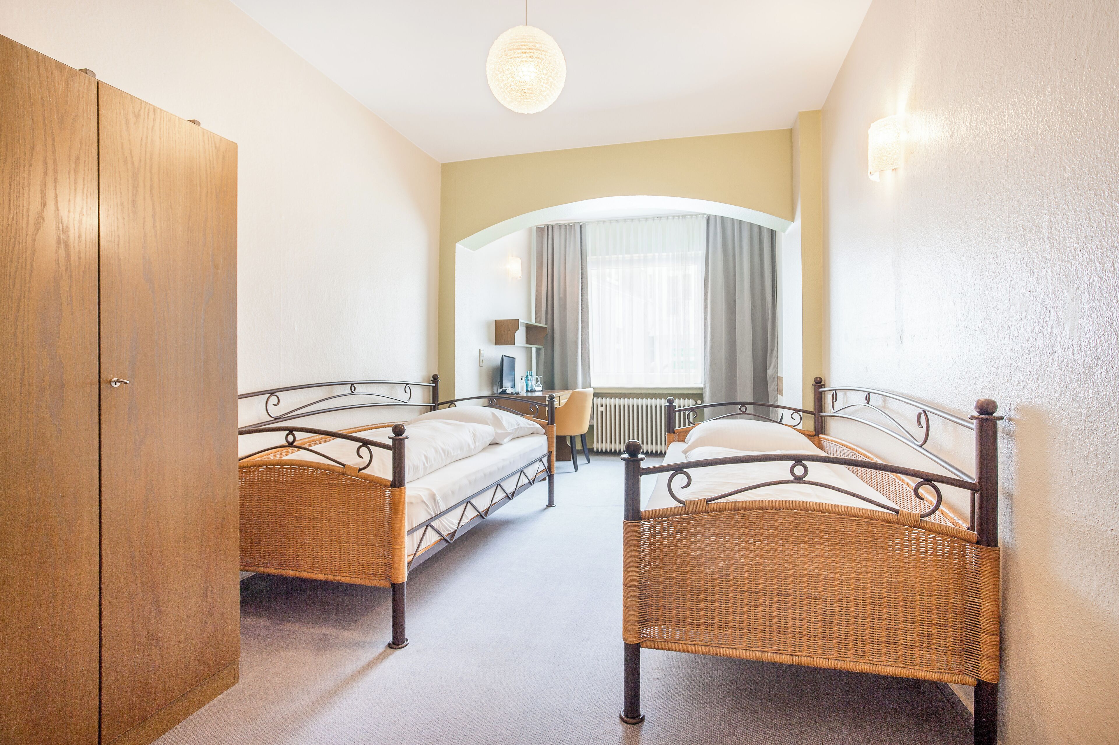 twin room | 1 bedroom, desk, laptop workspace, free wifi