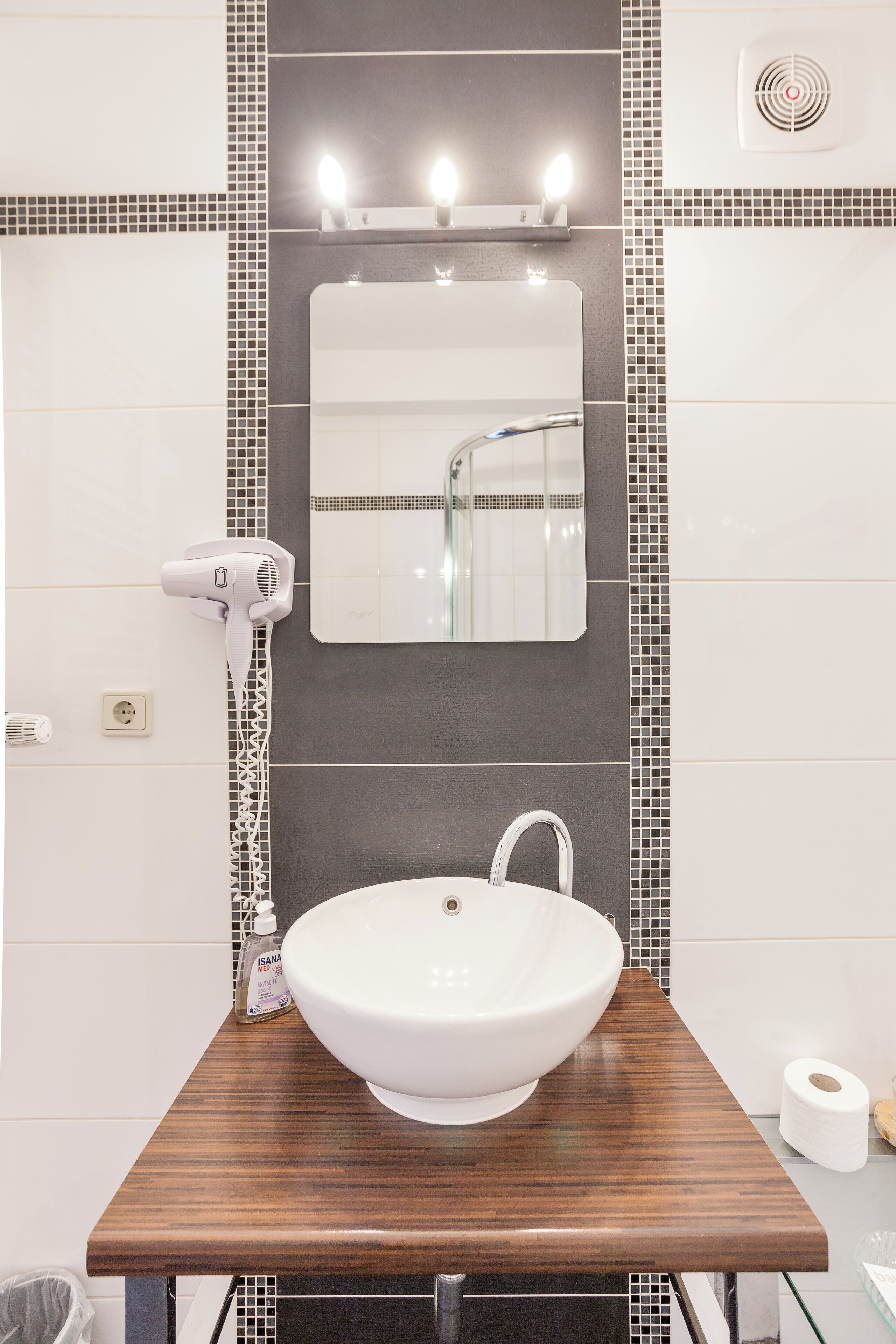 single room | bathroom | hair dryer, towels