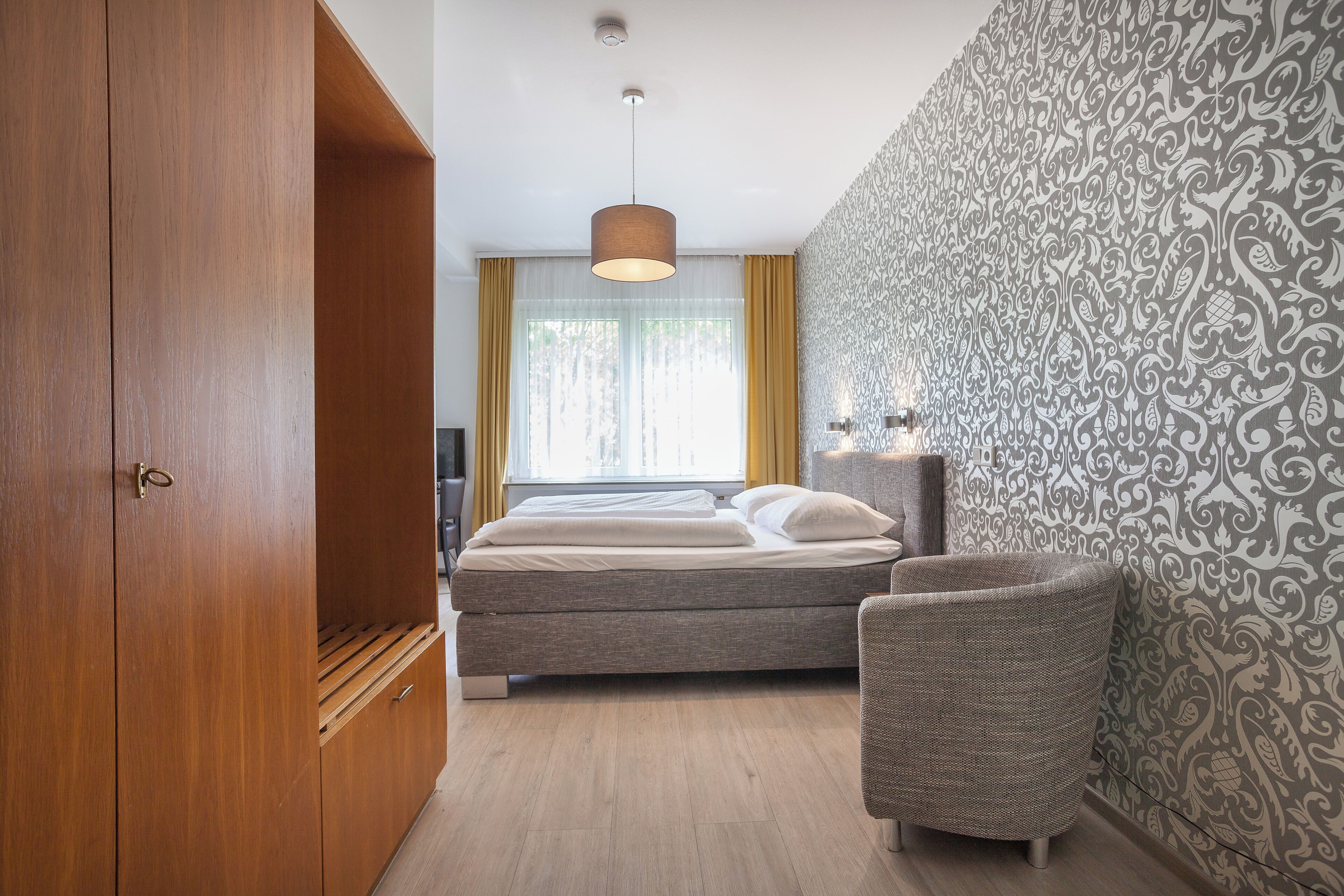 Tweepersoonskamer | Een bureau, een laptopwerkplek, gratis wifi, beddengoed