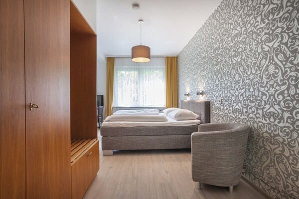 Double Room | Desk, laptop workspace, free WiFi, bed sheets - Union Hotel by TM (Dortmund)