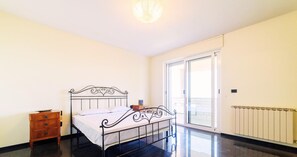 Basic Suite | Blackout curtains, free WiFi - VILLA PESCARA (Pescara)