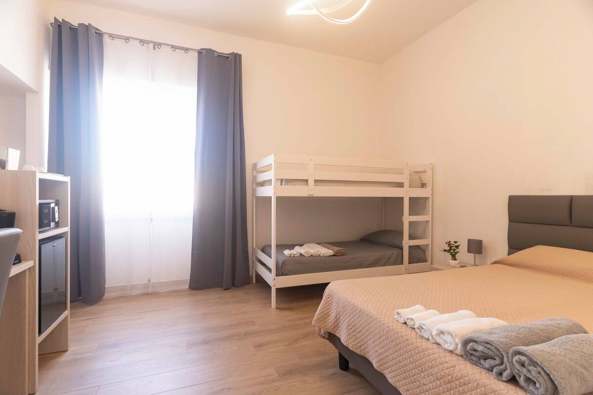 1 bedroom, in-room safe, desk, laptop workspace