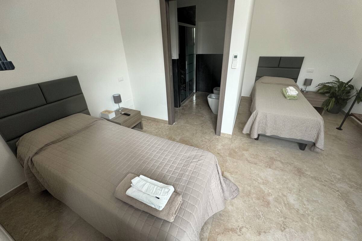 1 bedroom, in-room safe, desk, laptop workspace