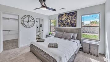 3 bedrooms, desk, iron/ironing board, free WiFi